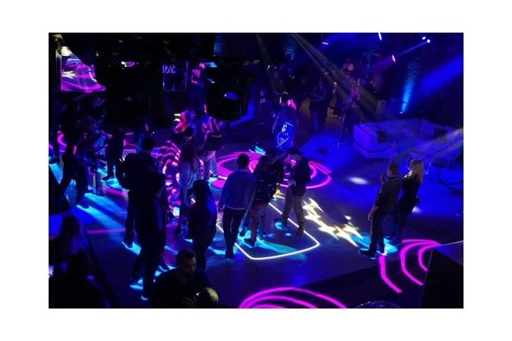 ألواح أرضية LED