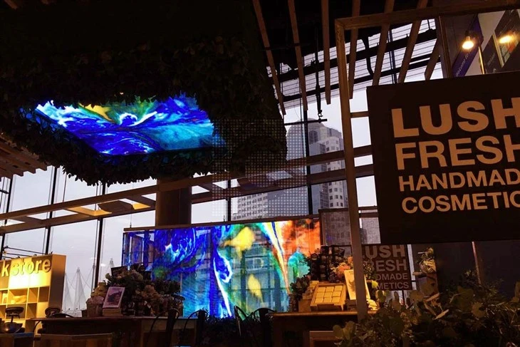 زجاج LED شفاف
